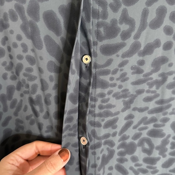 Lululemon Day Trip Blouse Animal Swirl Deep Coal Black Size 10 - Picture 5 of 6